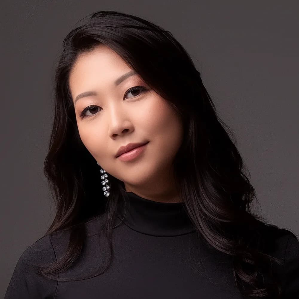 Dra. Marcia Yumi Makibara — harmonização facial em São José dos Campos